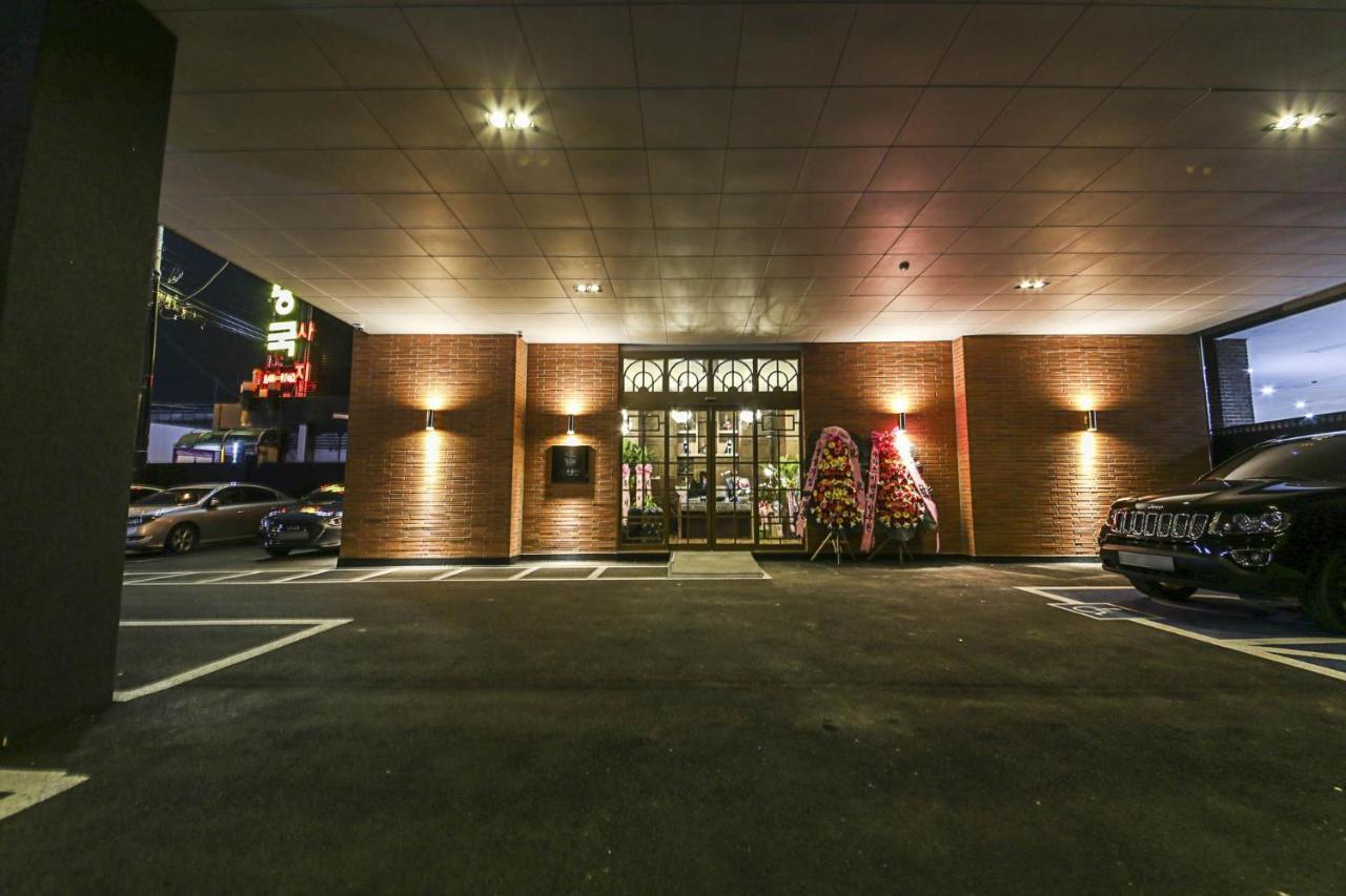 Lerocherrouge Hotel Чхунчхон Экстерьер фото